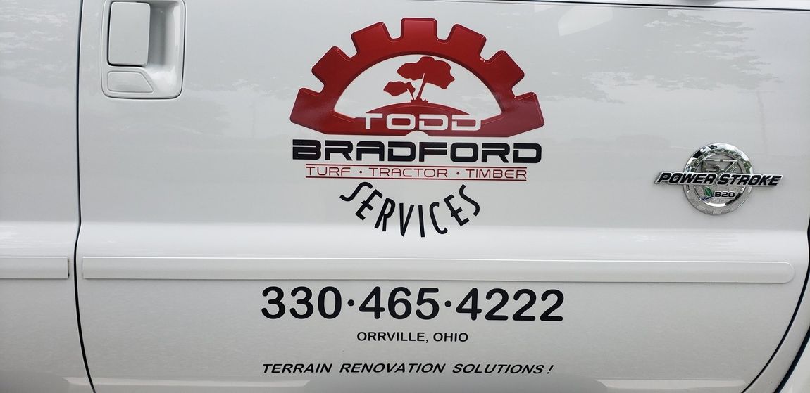 Pickup truck lettering